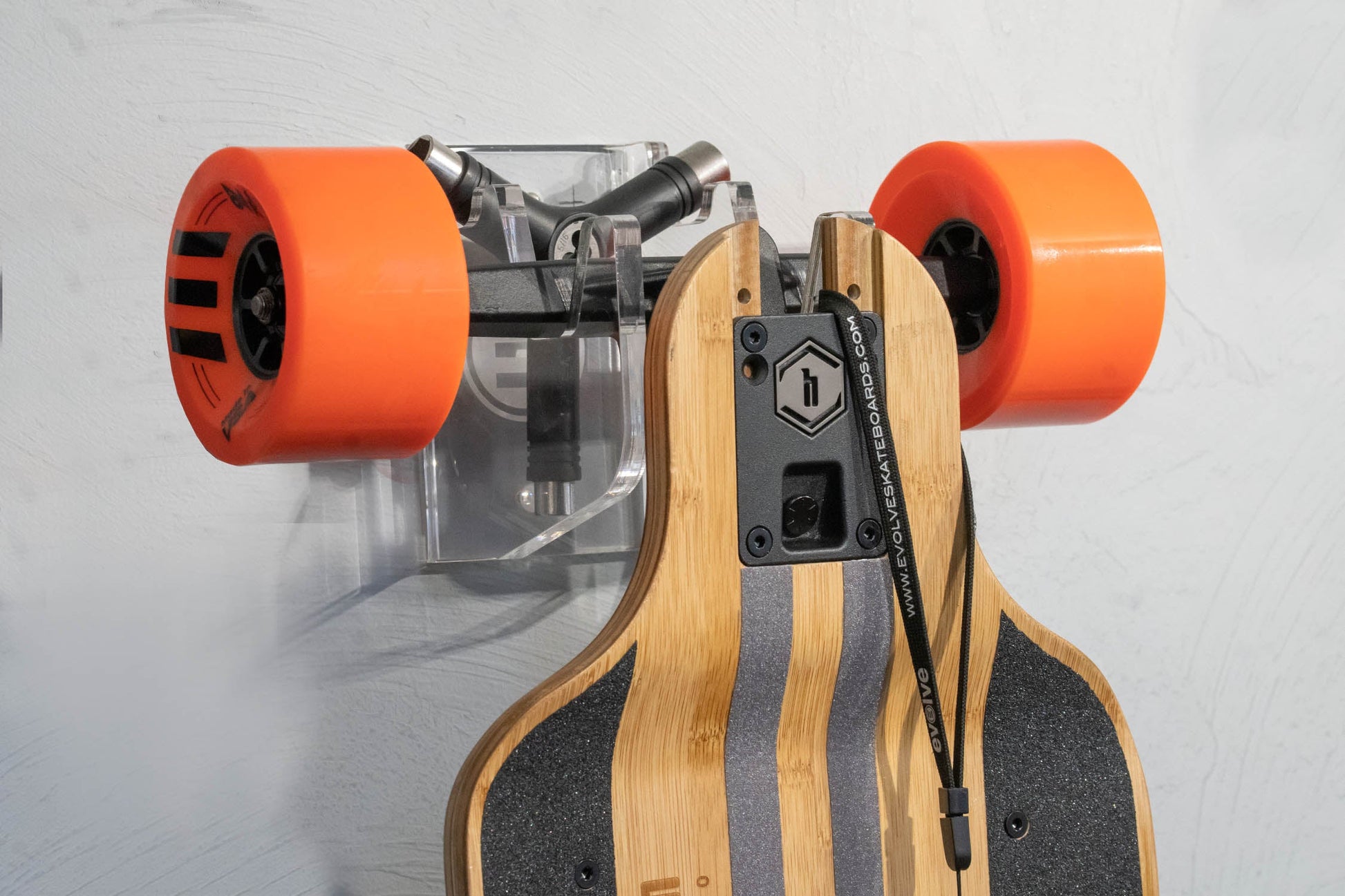 Soporte de pared - Acrilic Wall Rack - Evolve Skateboards - Evolve Skateboards EspañaEvolve Skateboards EspañaEvolve Skateboards EspañaSoporte de pared - Acrilic Wall Rack - Evolve Skateboards