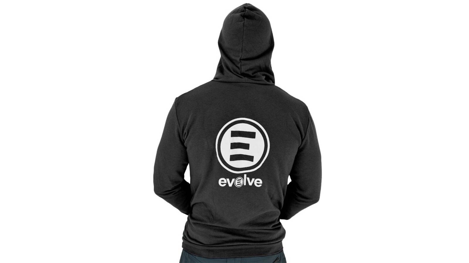 Sudadera Evolve Clasica - Evolve Skateboards - Evolve Skateboards EspañaSudaderaEvolve Skateboards EspañaEvolve Skateboards EspañaSudadera Evolve Clasica - Evolve SkateboardsMCLASSIC EVOLVE
